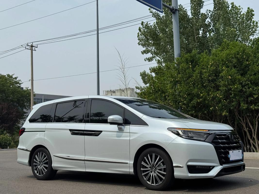 本田爱立信价格,本田爱立深七座