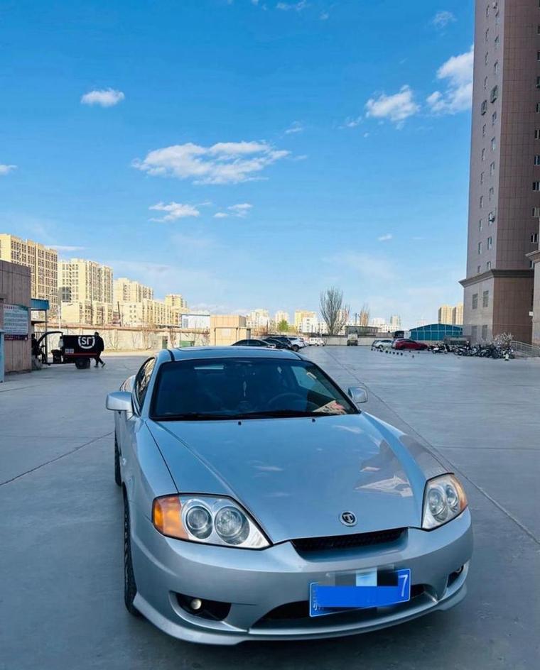 现代轿跑两门,现代2门轿跑