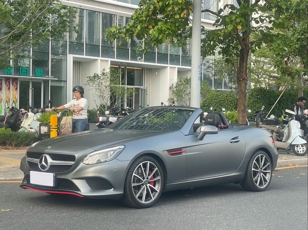 奔驰slk300敞篷报价 奔驰slc300敞篷跑车价格