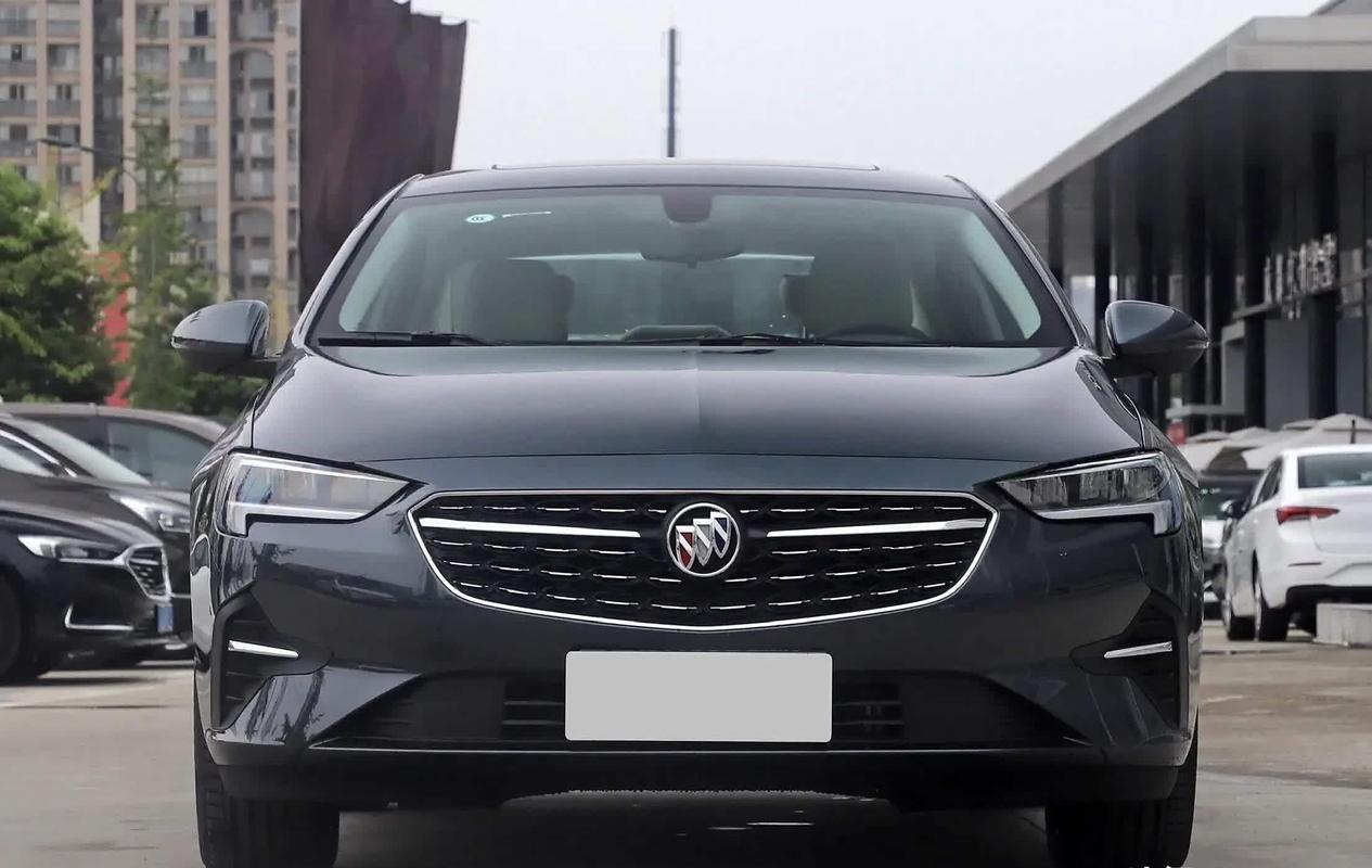 为什么买君威552t的人多／君威为什么便宜