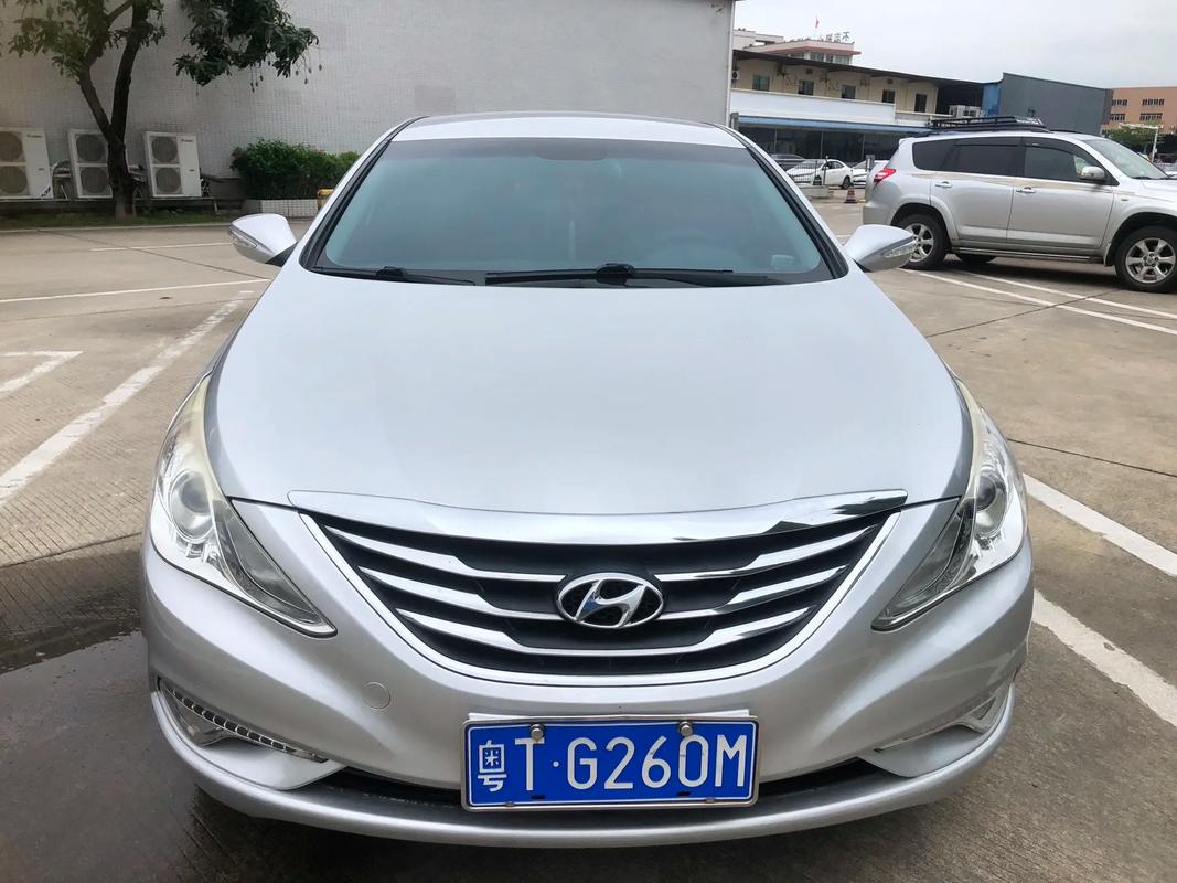 现代索纳塔八2012款 现代索纳塔八2013款