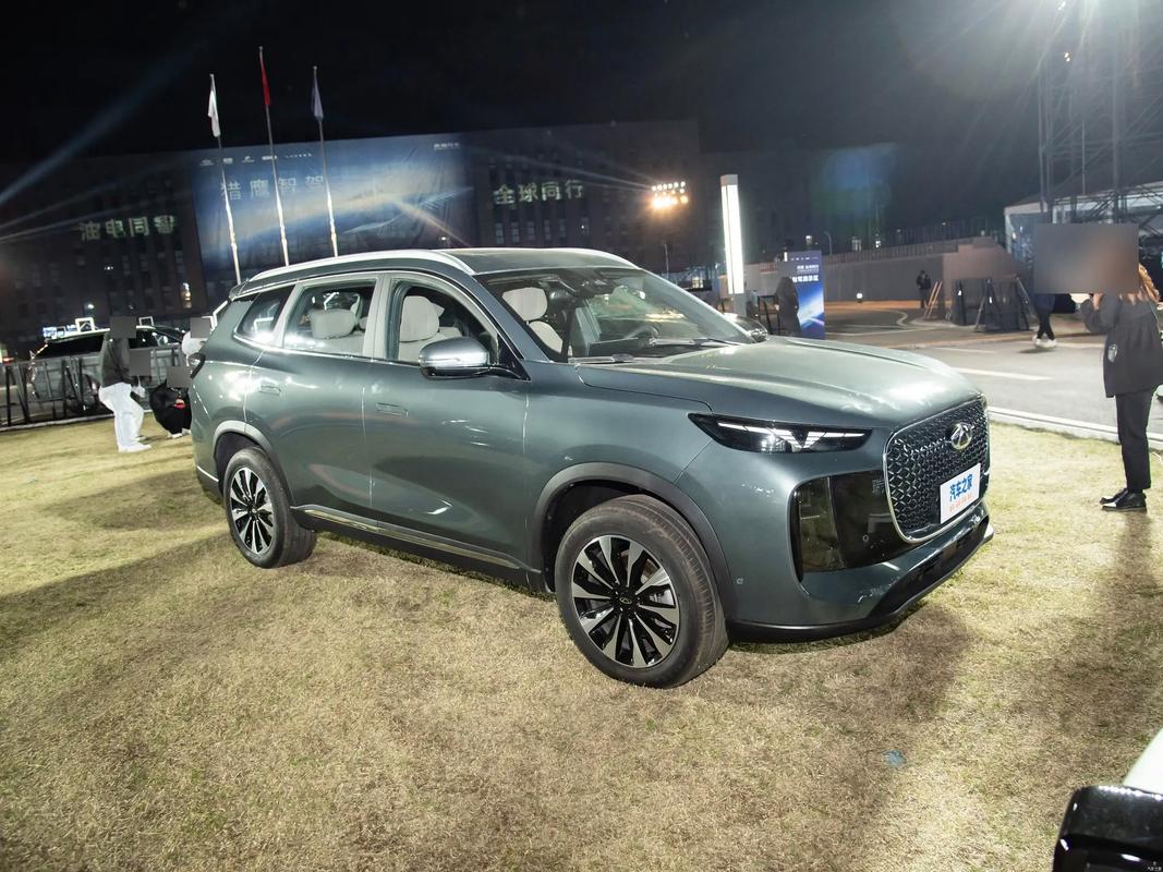 奇瑞瑞虎8新款2025款怎么样 奇瑞2021款瑞虎8谍照