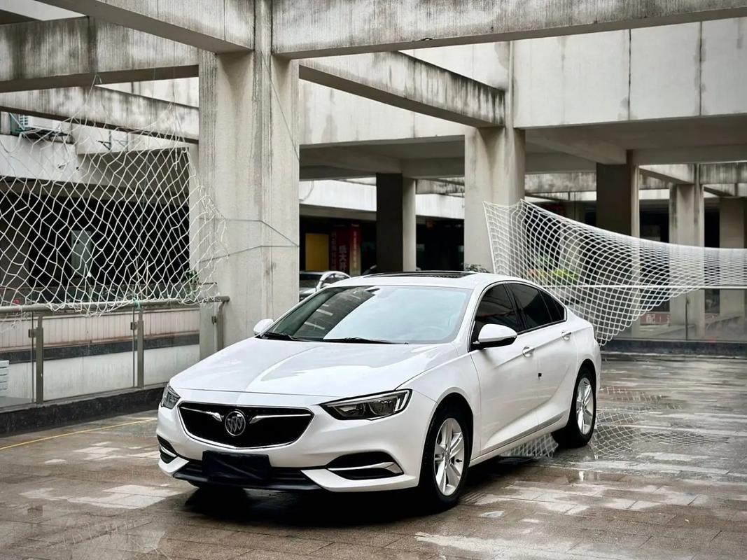 别克君威2019款20t精英版(别克君威19款20t精英版多少钱能落地)