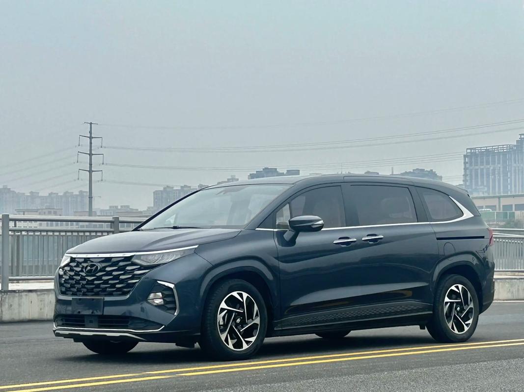 2022款现代库斯途mpv 现代库斯途mpv图片