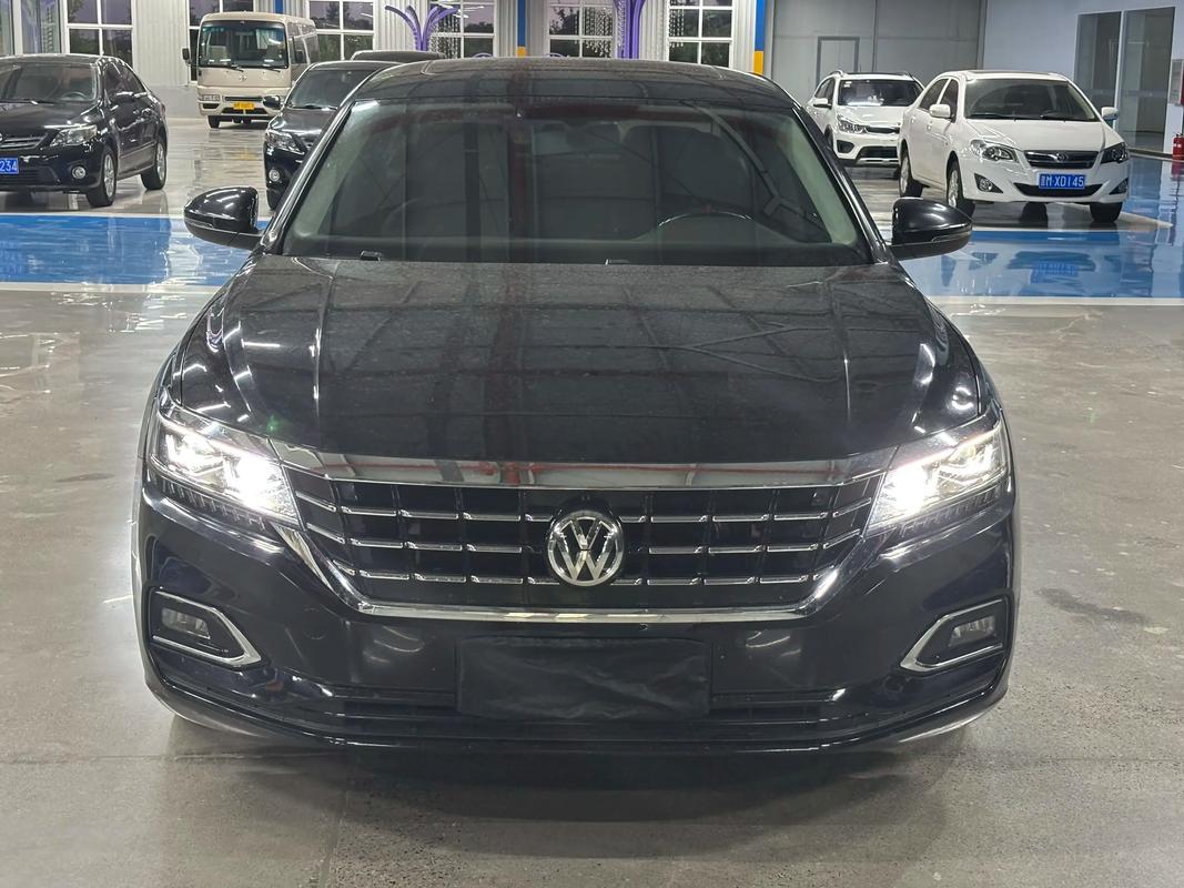 【帕萨特330豪华型2021款报价,帕萨特3302019款报价】